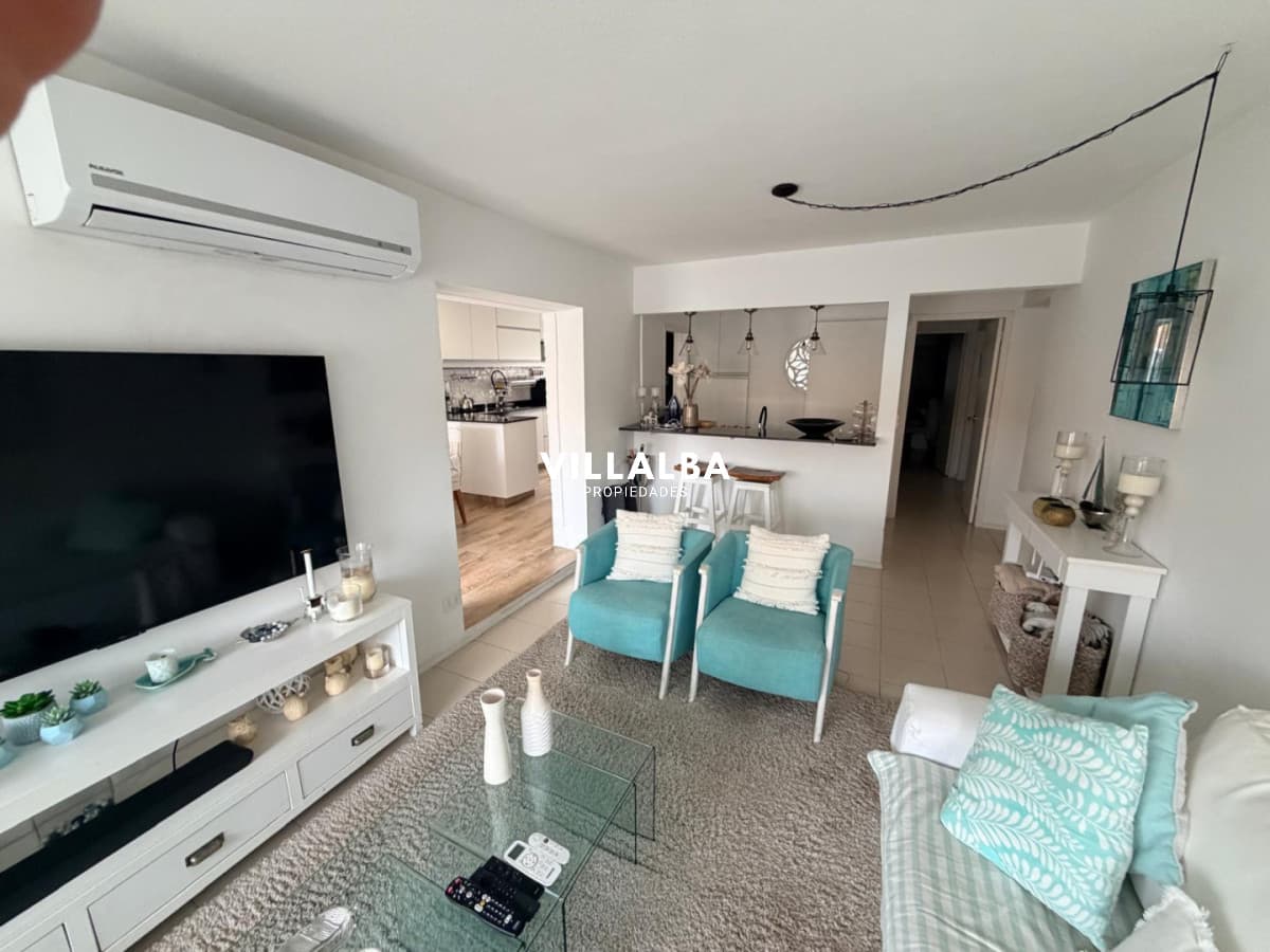 Apartamento tipo casa en plena pensula