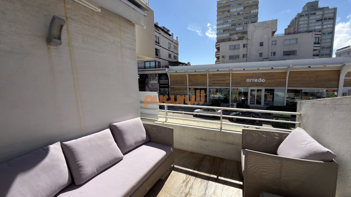 Apartamento tipo casa en plena pensula