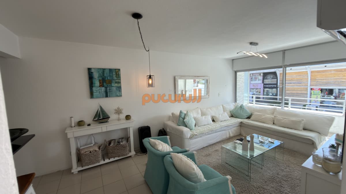 Apartamento tipo casa en plena pensula