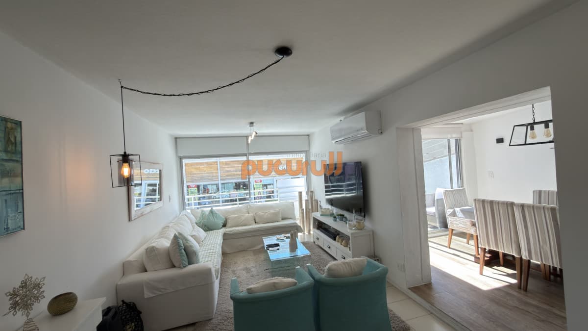 Apartamento tipo casa en plena pensula