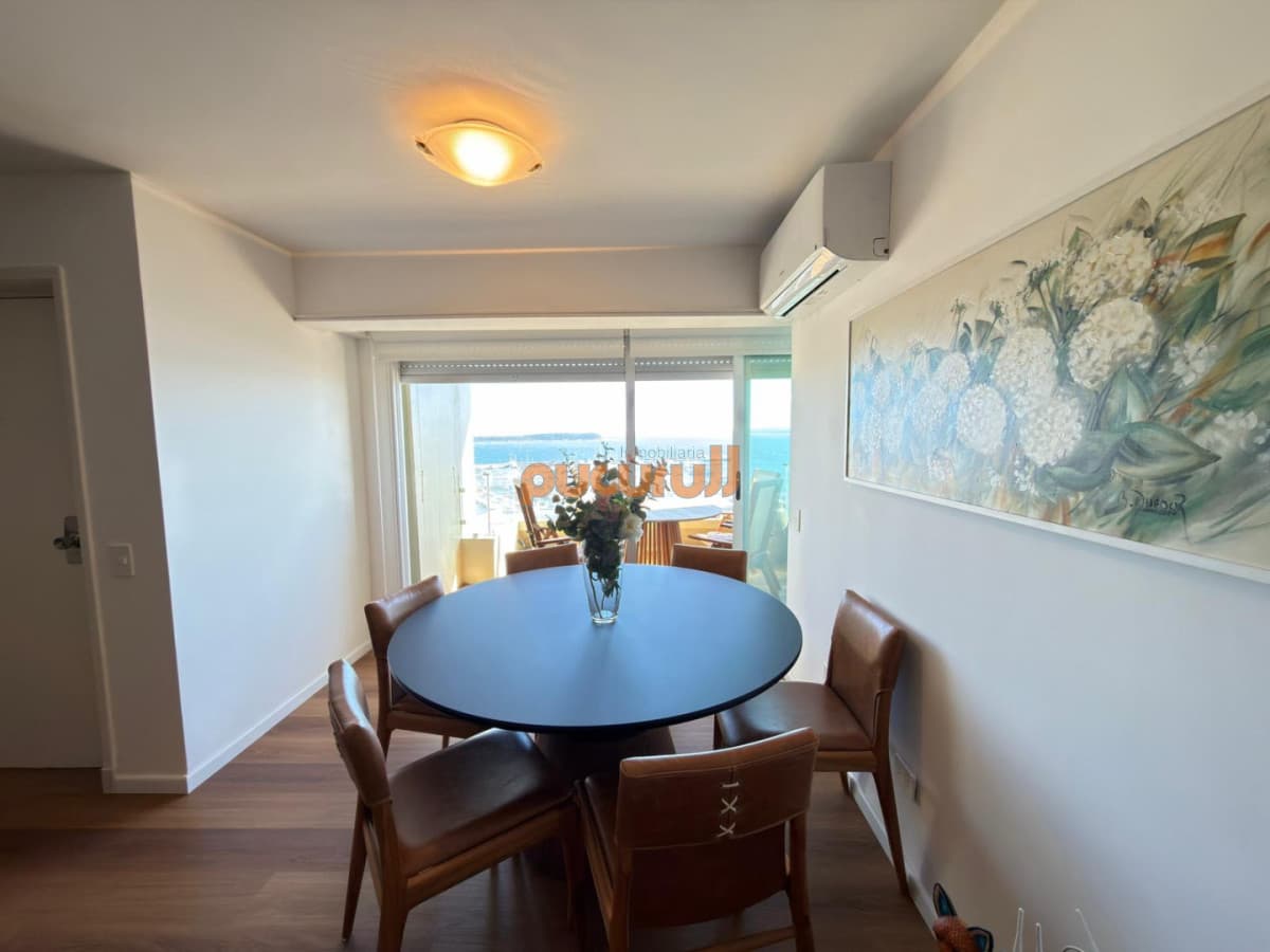 Apartamento en venta frente al puerto