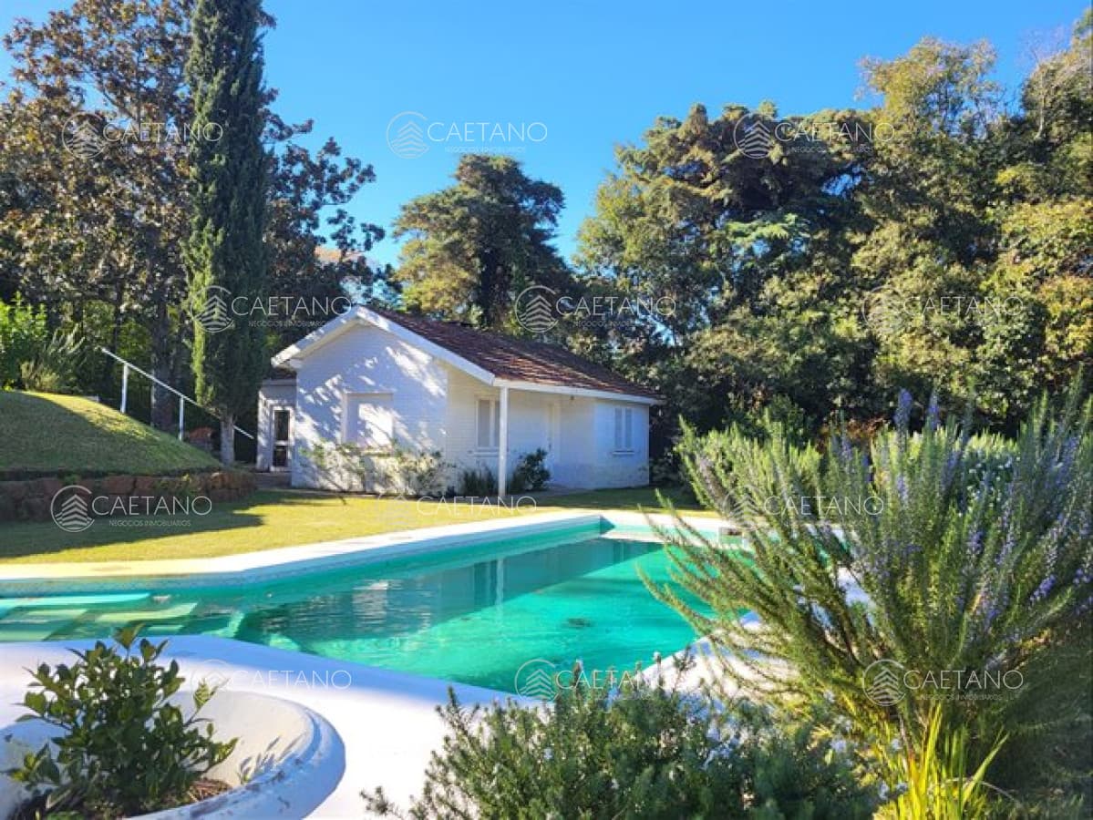 SOBRE AVENIDA CORDOBA PUNTA DEL ESTE