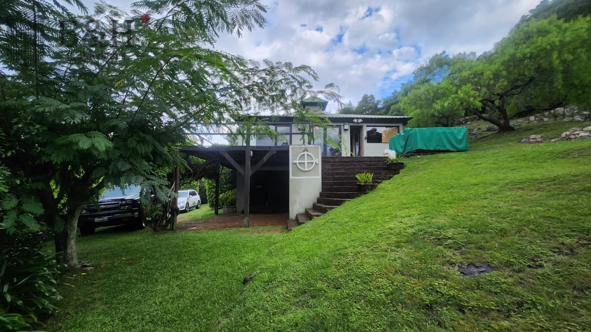 Casa 4 d en Las Cumbres vista a la Laguna del Sauce