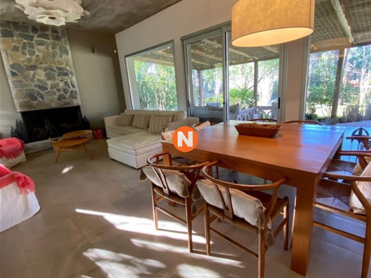 Casa Barrio Cerrado Noreste Rincón del Indio Punta del Este