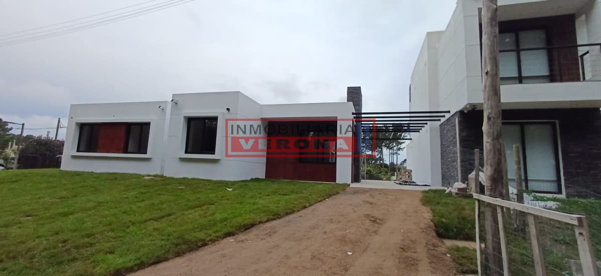 Casa de 3 dormitorios en Parque Burnett a la venta a estrenar! - Inmobiliaria Verona Punta