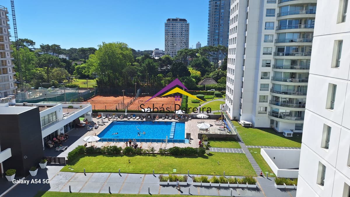 Apartamento de 1 dormitorio en edificio de categoría