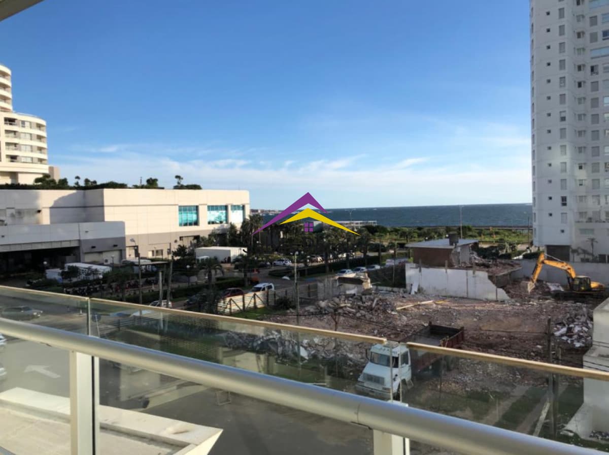 Apartamento ID.41711 - Apartamento en Torre de Categoría a pasos de Enjoy - Playa Mansa, Punta del Este