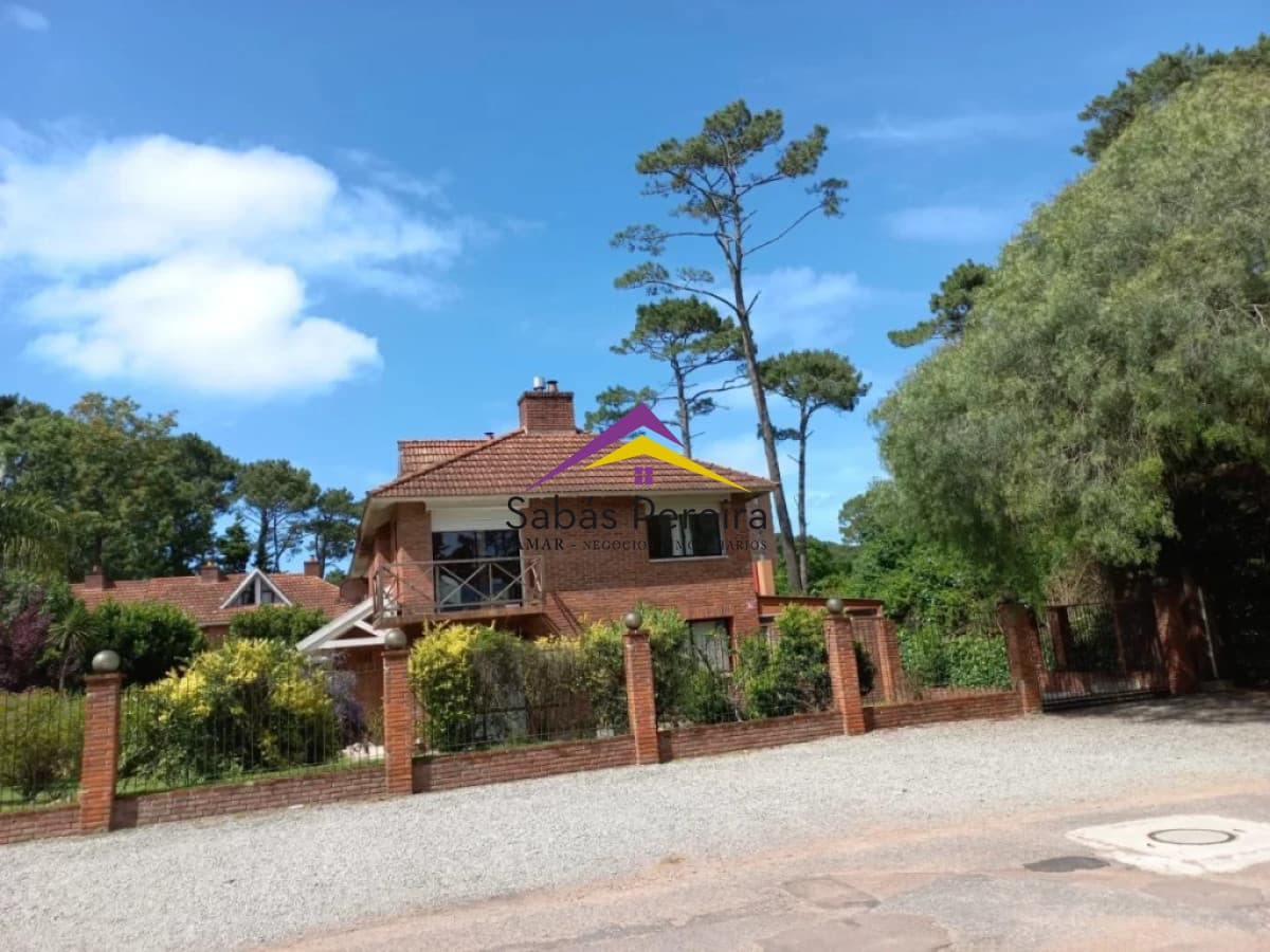 Apartamento ID.37312 - VENTA CASA EN COMPLEJO CON PISCINA PUNTA DEL ESTE
