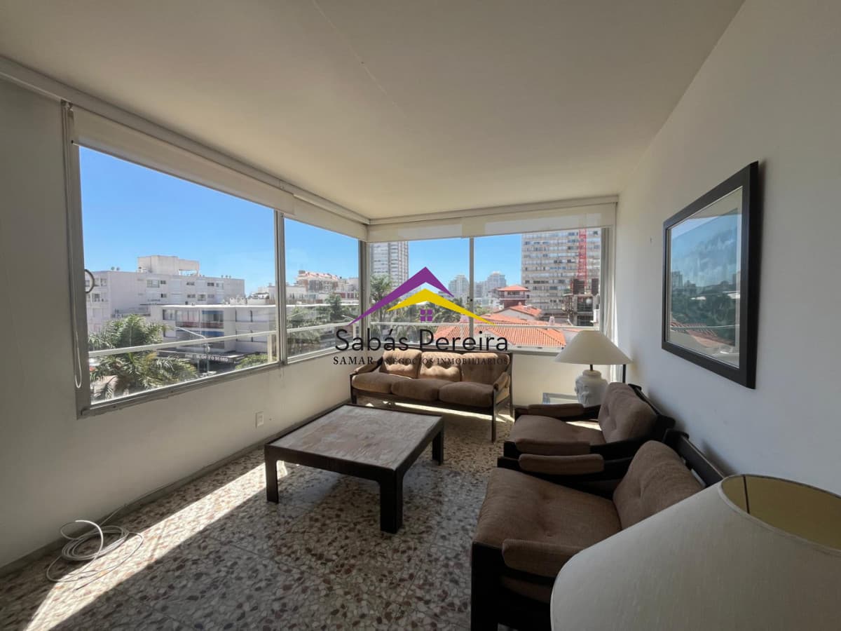 Apartamento ID.37995 - Apartamento de 2 dormitorios en Edificio Apolo - Punta del Este