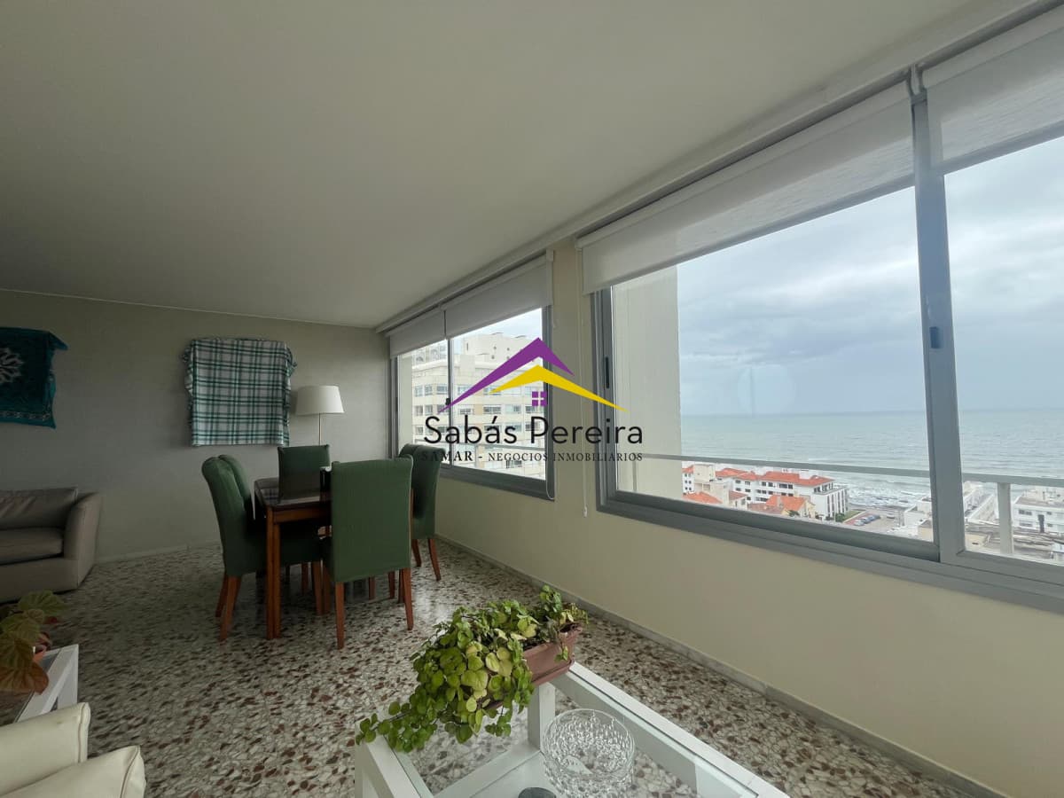 Apartamento en Alquiler Temporario en Península, excelente vista. Con garaje!