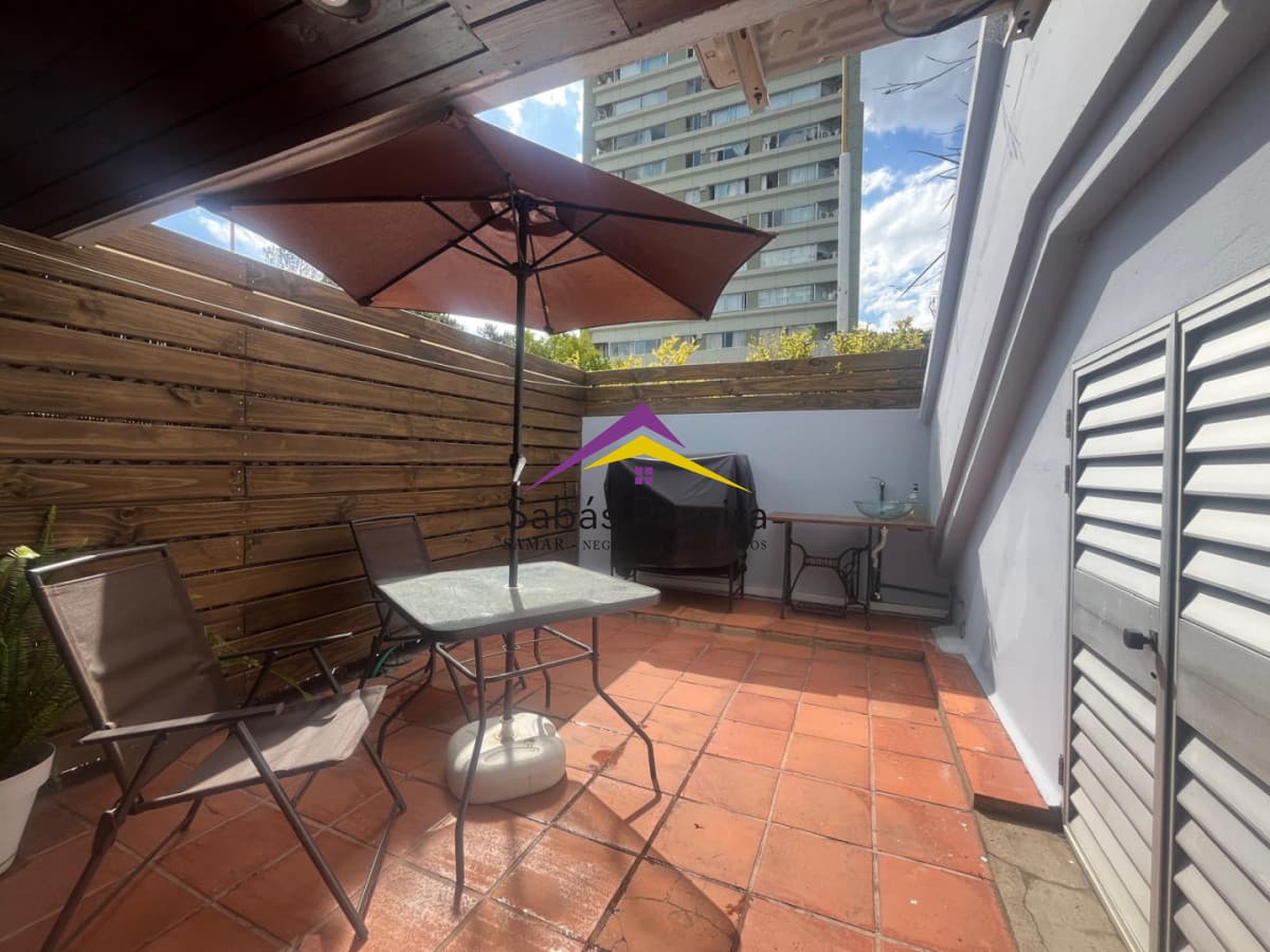Alquiler de temporada sobre Roosevelt de 2 dormitorios con patio