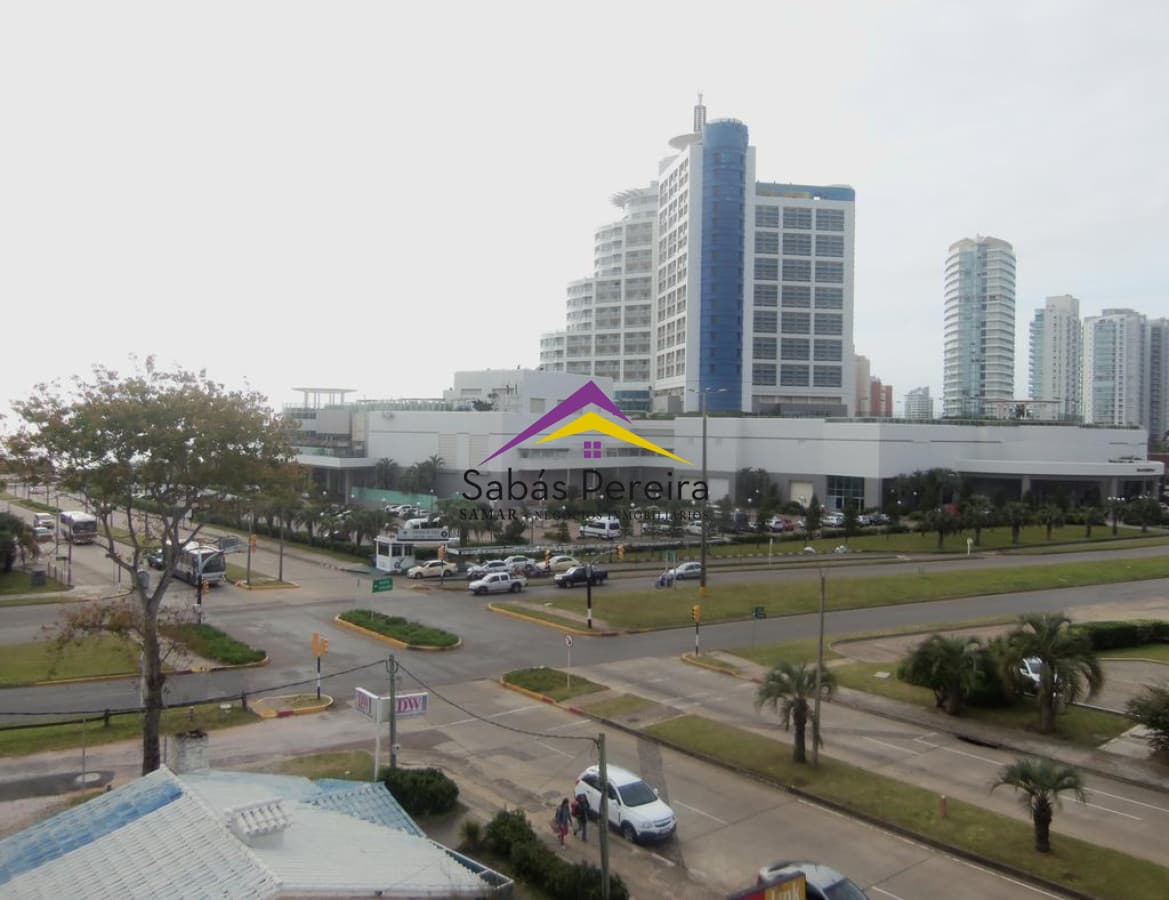 APARTAMENTO DE 2 DORMITORIOS VISTA A PLAYA MANSA EN ALQUILER TEMPORAL