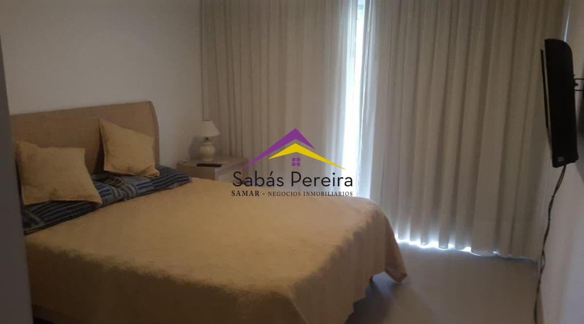 Apartamento en Rincón del Indio, 2 dormitorios en alquiler temporal. Con cochera