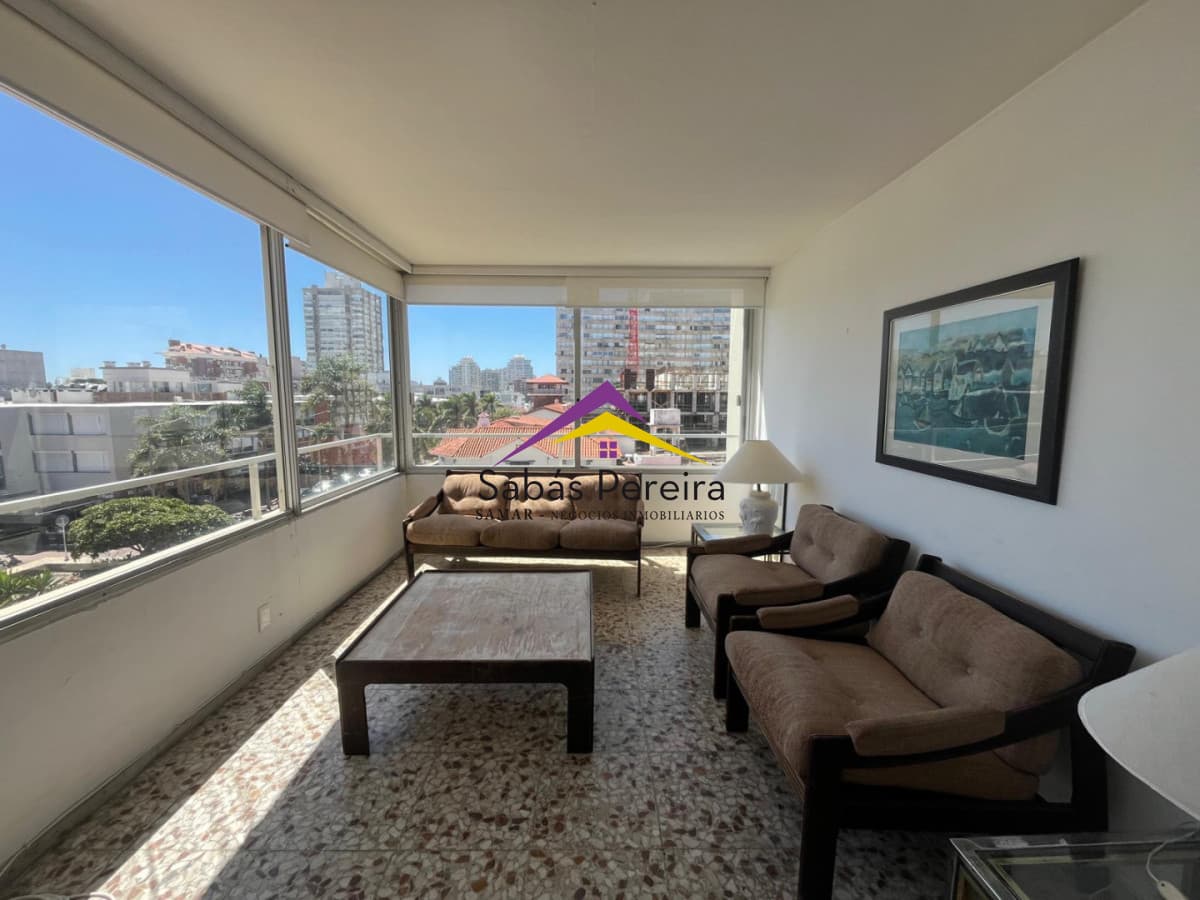 Apartamento ID.37995 - Apartamento de 2 dormitorios en Edificio Apolo - Punta del Este