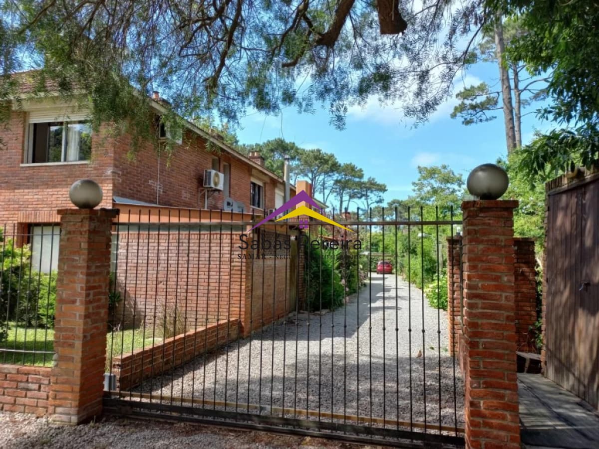 Apartamento ID.37312 - VENTA CASA EN COMPLEJO CON PISCINA PUNTA DEL ESTE