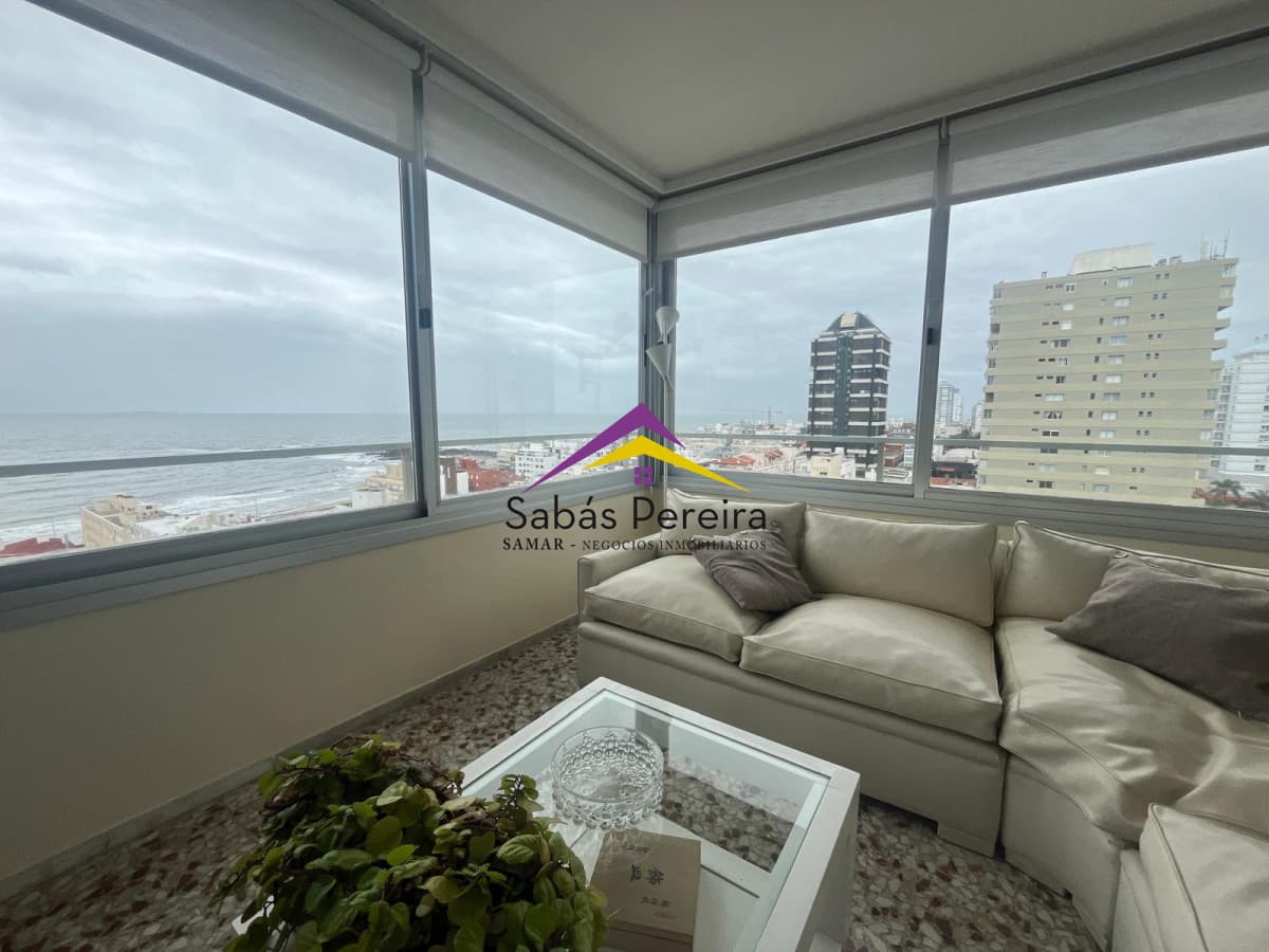 Apartamento en Alquiler Temporario en Península, excelente vista. Con garaje!