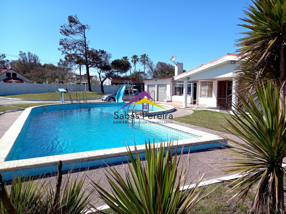 Casa ID.40917 - Venta casa 4 dormitorios, 5 baños, Playa Grande, Maldonado.