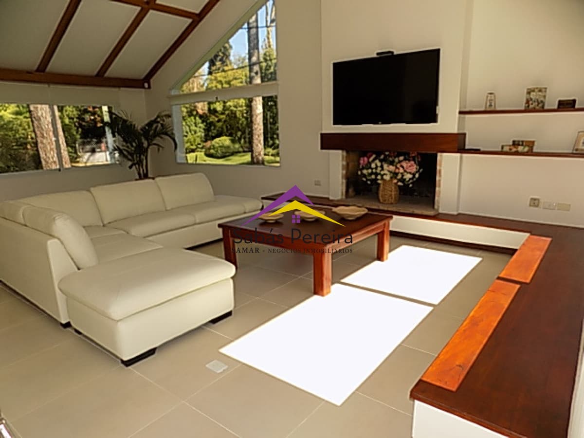 Casa ID.38416 - Casa de 4 dormitorios en Punta del Este en Venta