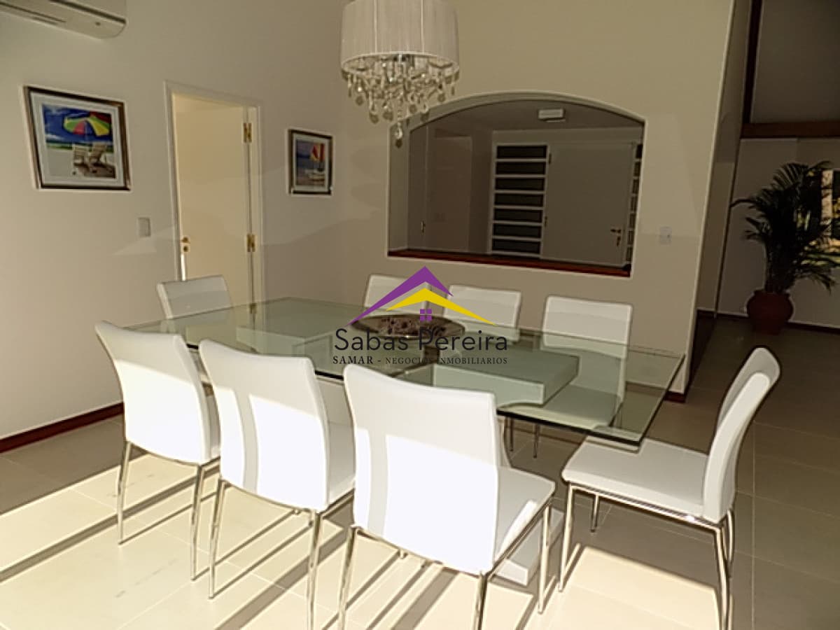 Casa ID.38416 - Casa de 4 dormitorios en Punta del Este en Venta