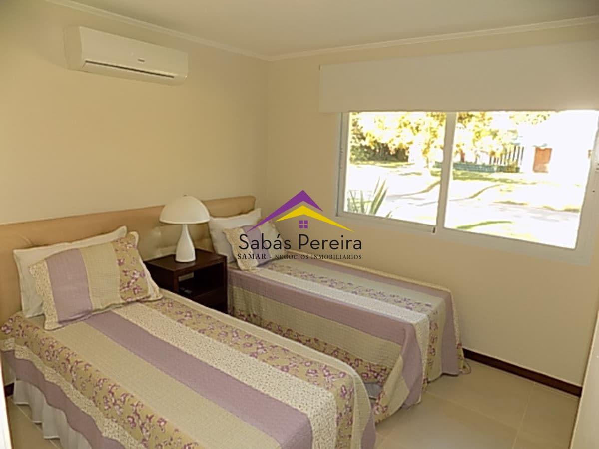 Casa ID.38416 - Casa de 4 dormitorios en Punta del Este en Venta