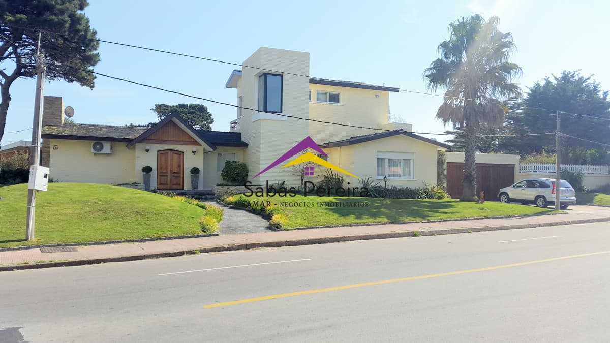 Casa ID.38417 - CASA EN VENTA 4 DORMITORIOS MANSA