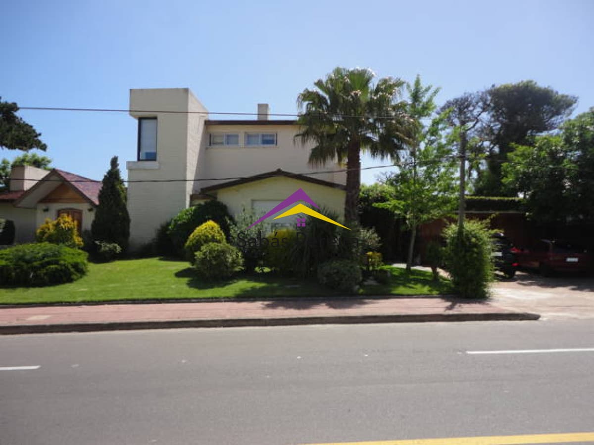 Casa ID.38417 - CASA EN VENTA 4 DORMITORIOS MANSA