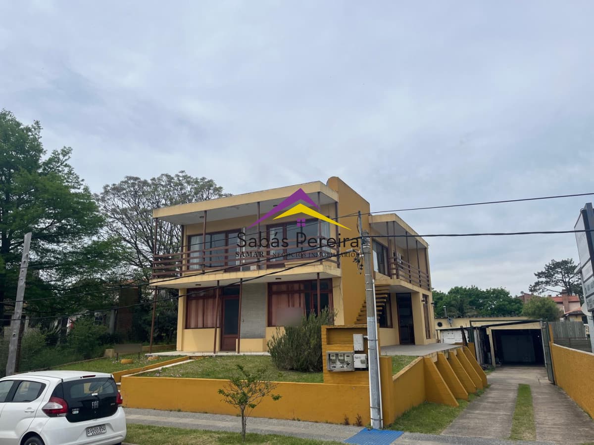 Casa ID.41487 - Venta de casa con amplio depósito