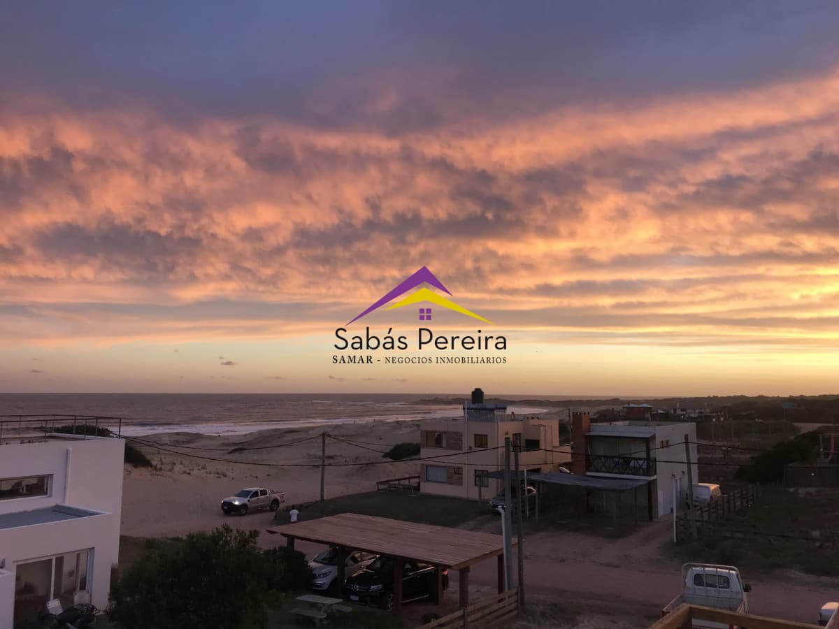 Casa ID.41280 - VENTA CASA PUNTA DEL DIABLO EN LA PLAYA
