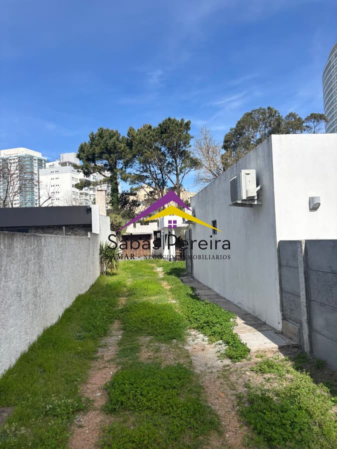 CASA ALQUILER PARADA 5 A METROS DE LA PLAYA