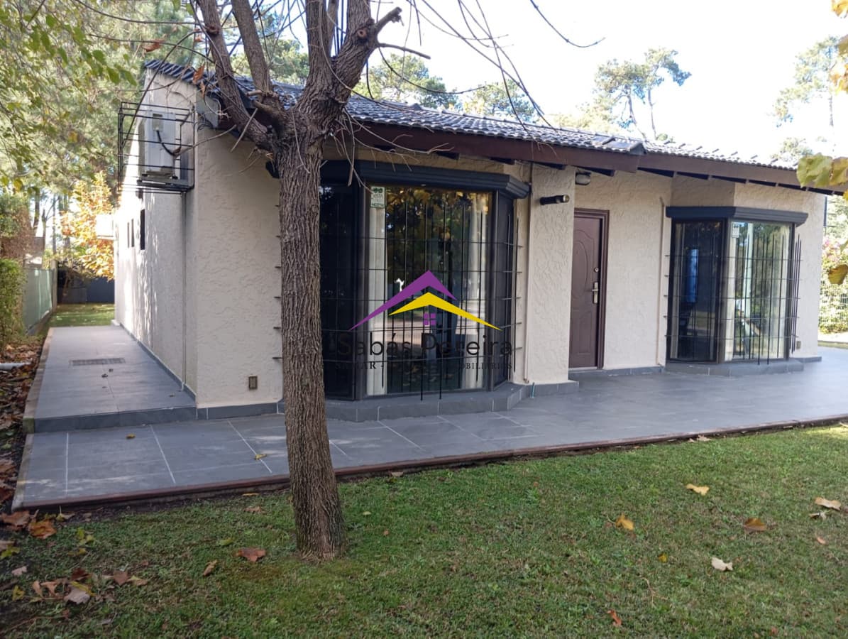 Casa ID.41712 - Venta, casa 2 dormitorios, 3 baños, Country, Piriapolis, Maldonado Country, Piriápolis, Maldonado.