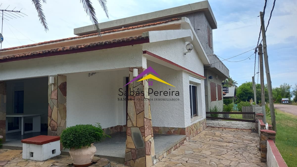 Casa ID.41362 - Venta casa de 3 dormitorios 1 baños en Las Flores, Piriapolis, Maldonado