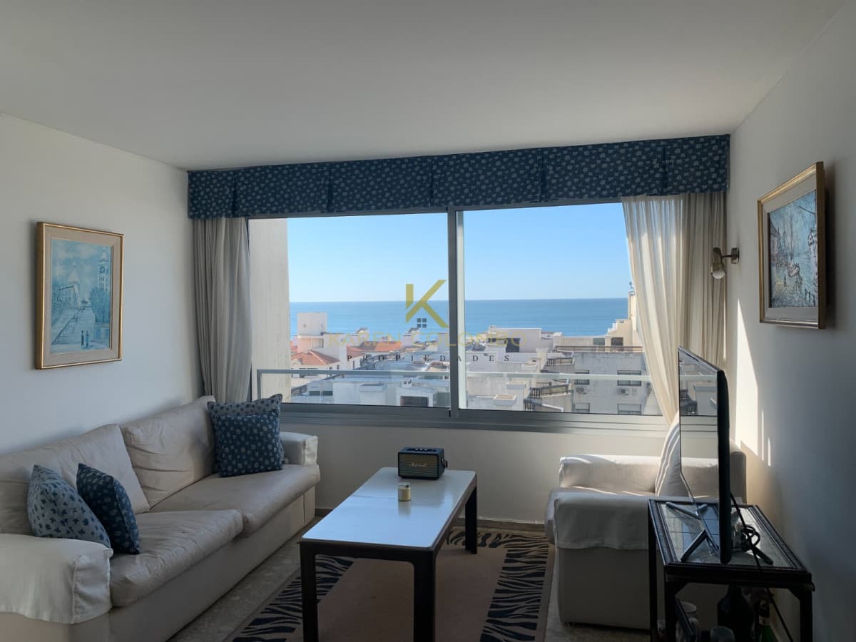 Apartamento en Punta del Este con vista a la Brava