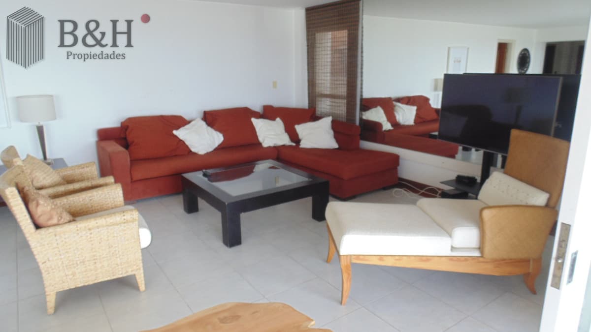 APARTAMENTO EN PUERTO DE PUNTA DEL ESTE DE 3 DORMITORIOS EN SUITE,  DEP. SERV,   BAÑOS