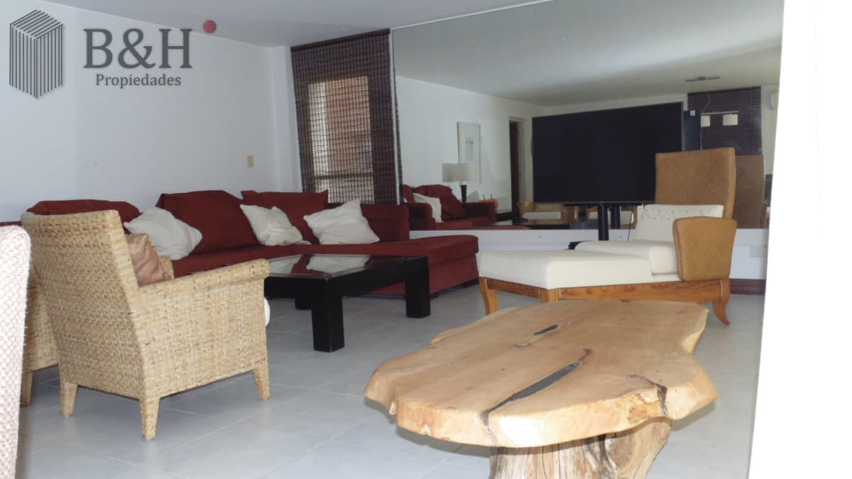 APARTAMENTO EN PUERTO DE PUNTA DEL ESTE DE 3 DORMITORIOS EN SUITE,  DEP. SERV,   BAÑOS