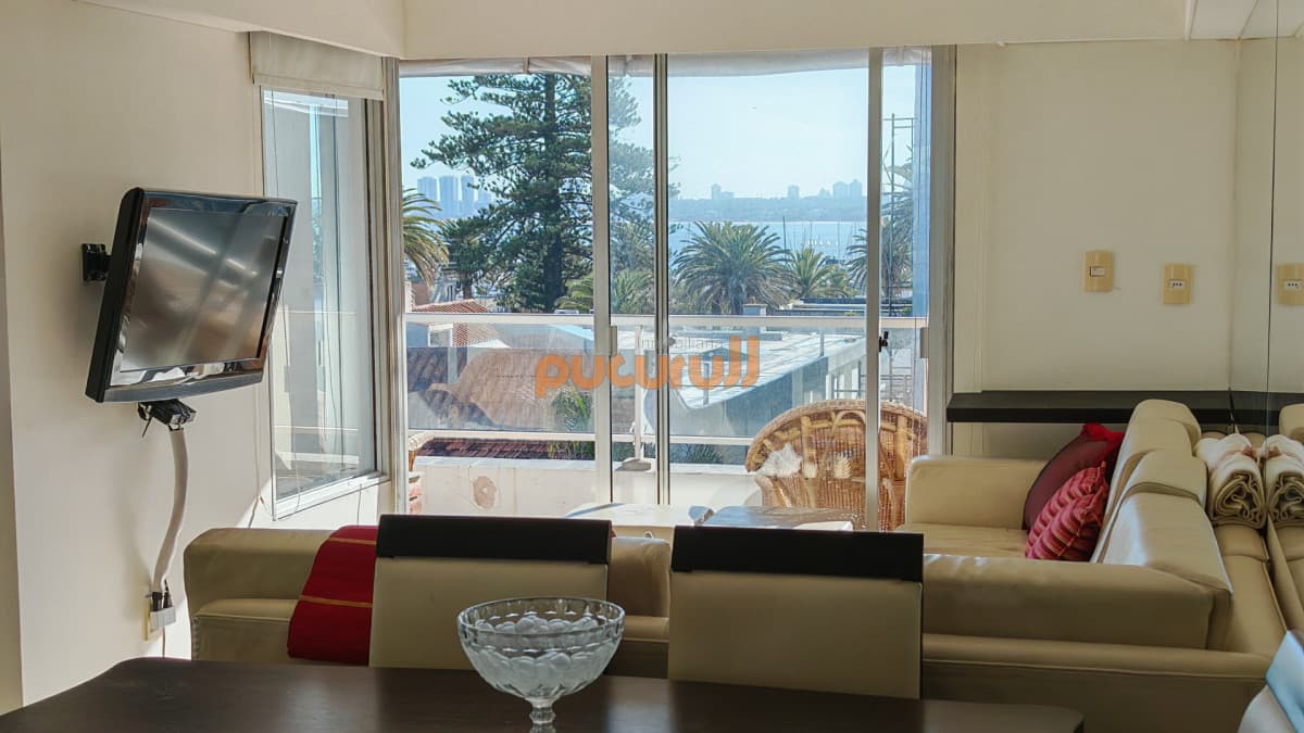 Apartamento en venta de 1 dormitorio y medio en Punta del este buen sol y vista al mar