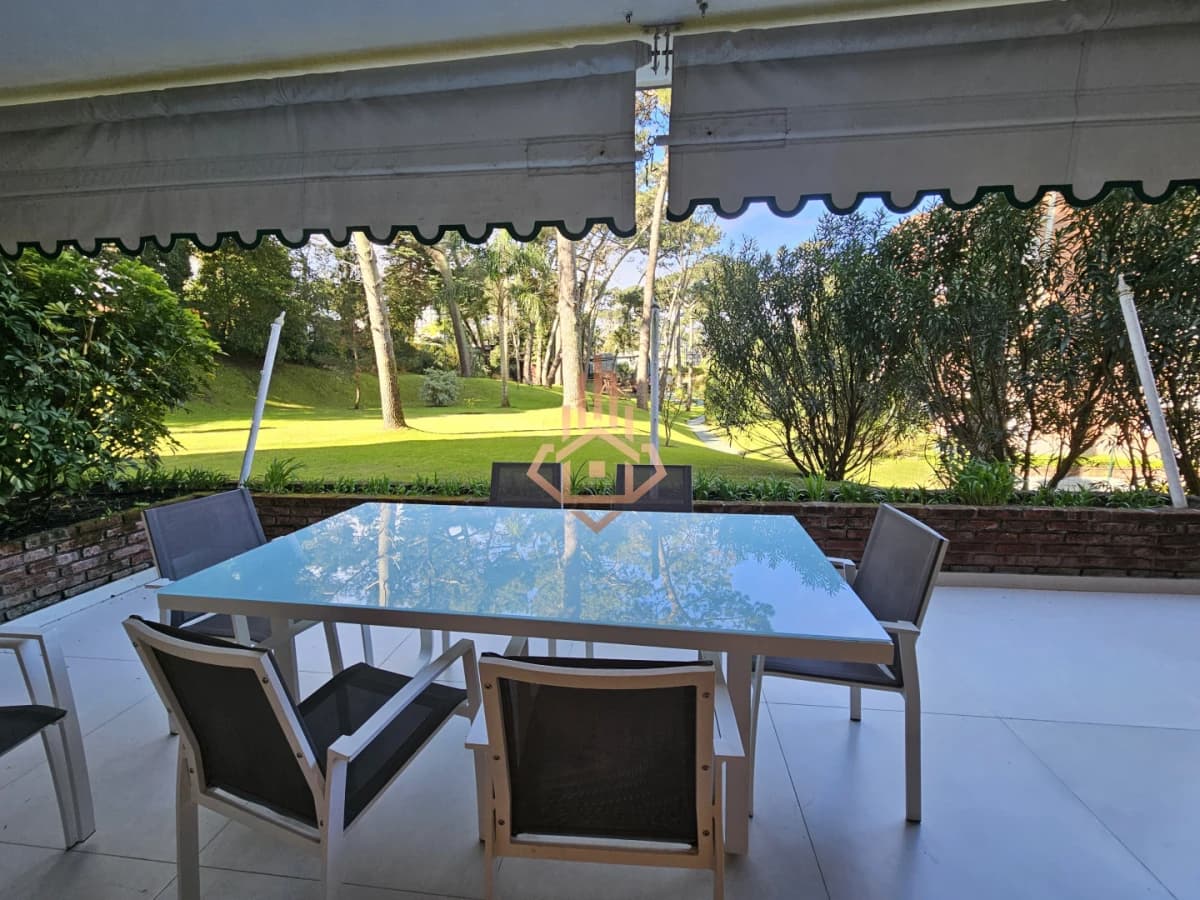 VENDO 4 DORMITORIOS EN PUNTA DEL ESTE NUEVO