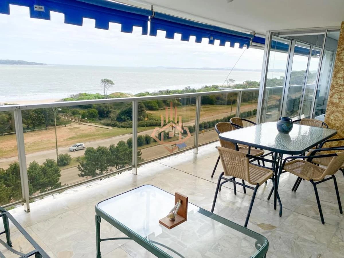 Apartamento 4 dormitorios Venta en Punta del Este.