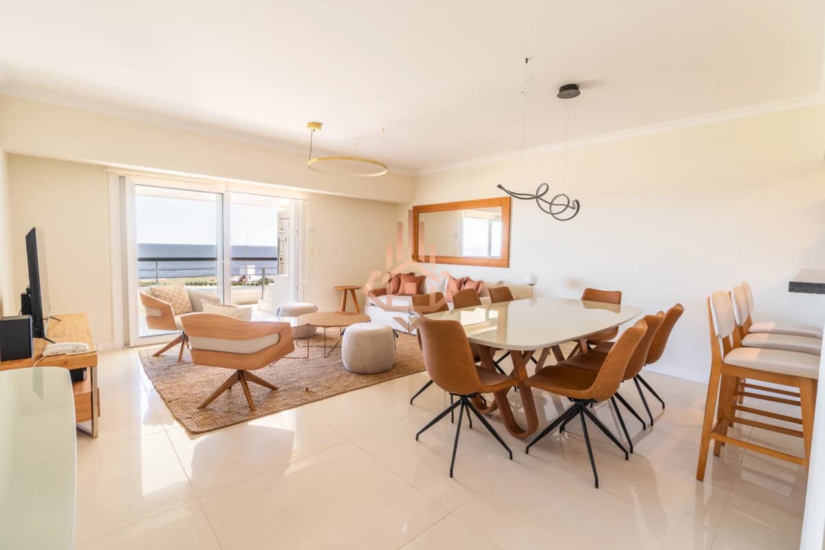Apartamento en venta Playa Mansa 4 ambientes