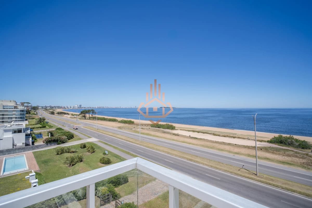 Venta Apartamento Penthouse 4 dormitorios, Frente al mar