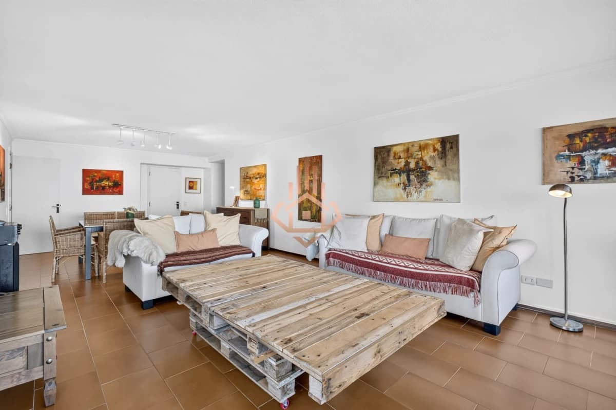Venta departamento de 3 dormitorios más dependencia sobre Roosevelt