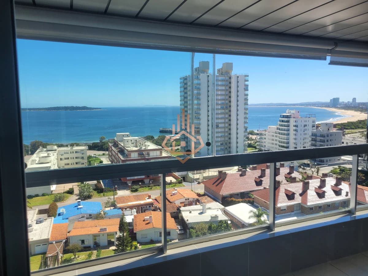 Venta de apartamento piso alto con vista al mar