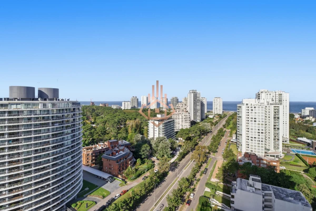 Venta Apartamento de 3 dormitorios con vista al mar.