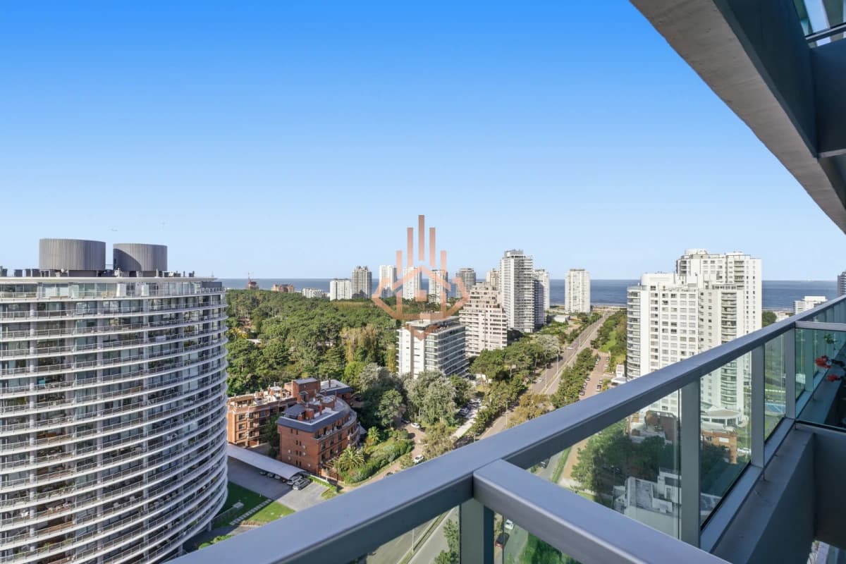 Venta Apartamento de 3 dormitorios con vista al mar.