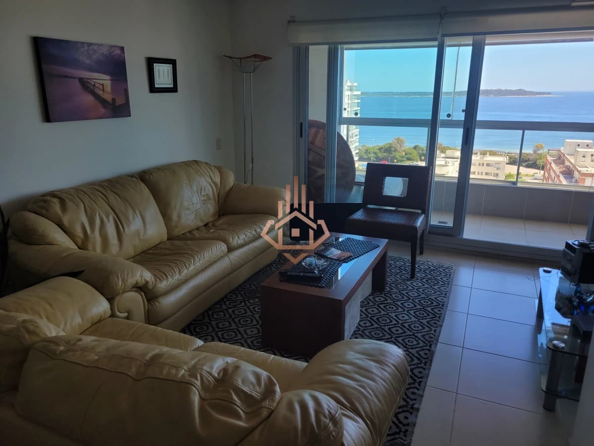 Venta de apartamento piso alto con vista al mar