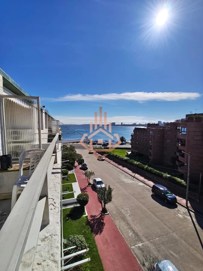 Peninsula, 3 dorm, vista lateral al mar. Cochera