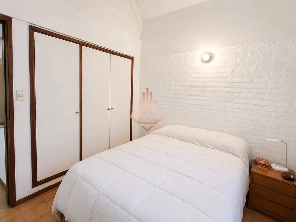 Casa en venta sobre Av Cordoba posible proyecto clinica o academia