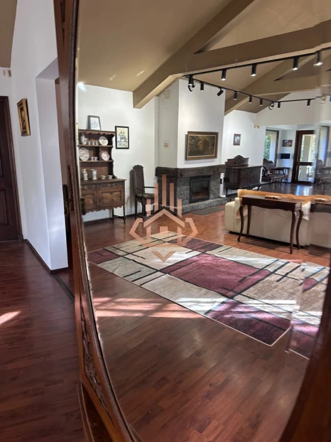 Venta de 3 casas estilo Español en Terreno de 3 mil metros Barrio Golf