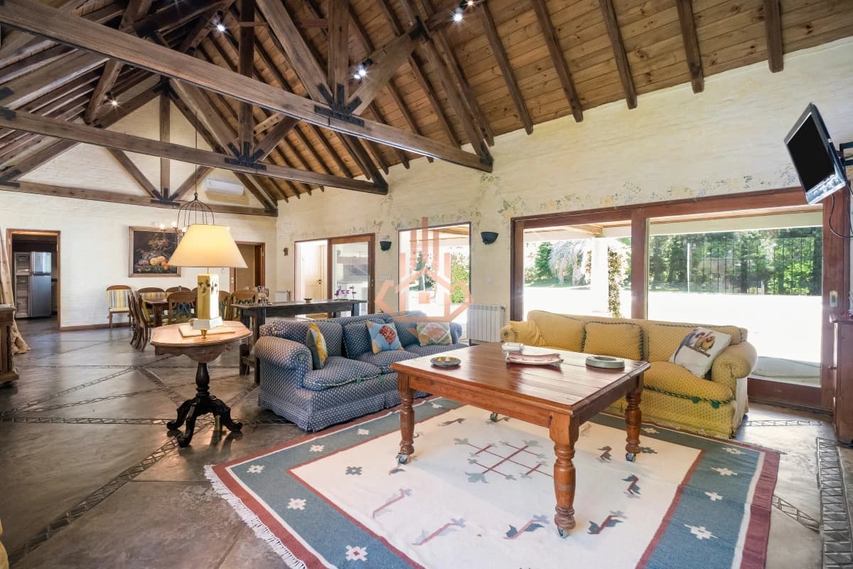 Venta de casa de lujo Pinares, Parque Burnett