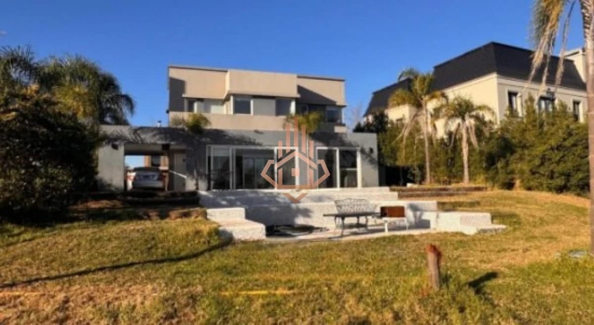 Casa 4 amb en Venta en Marinas Puertos del Lago con Muelle Privado