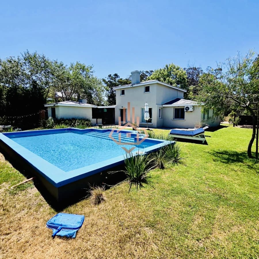 Venta casa de 4 dormitorios en la barra con piscina climatizada
